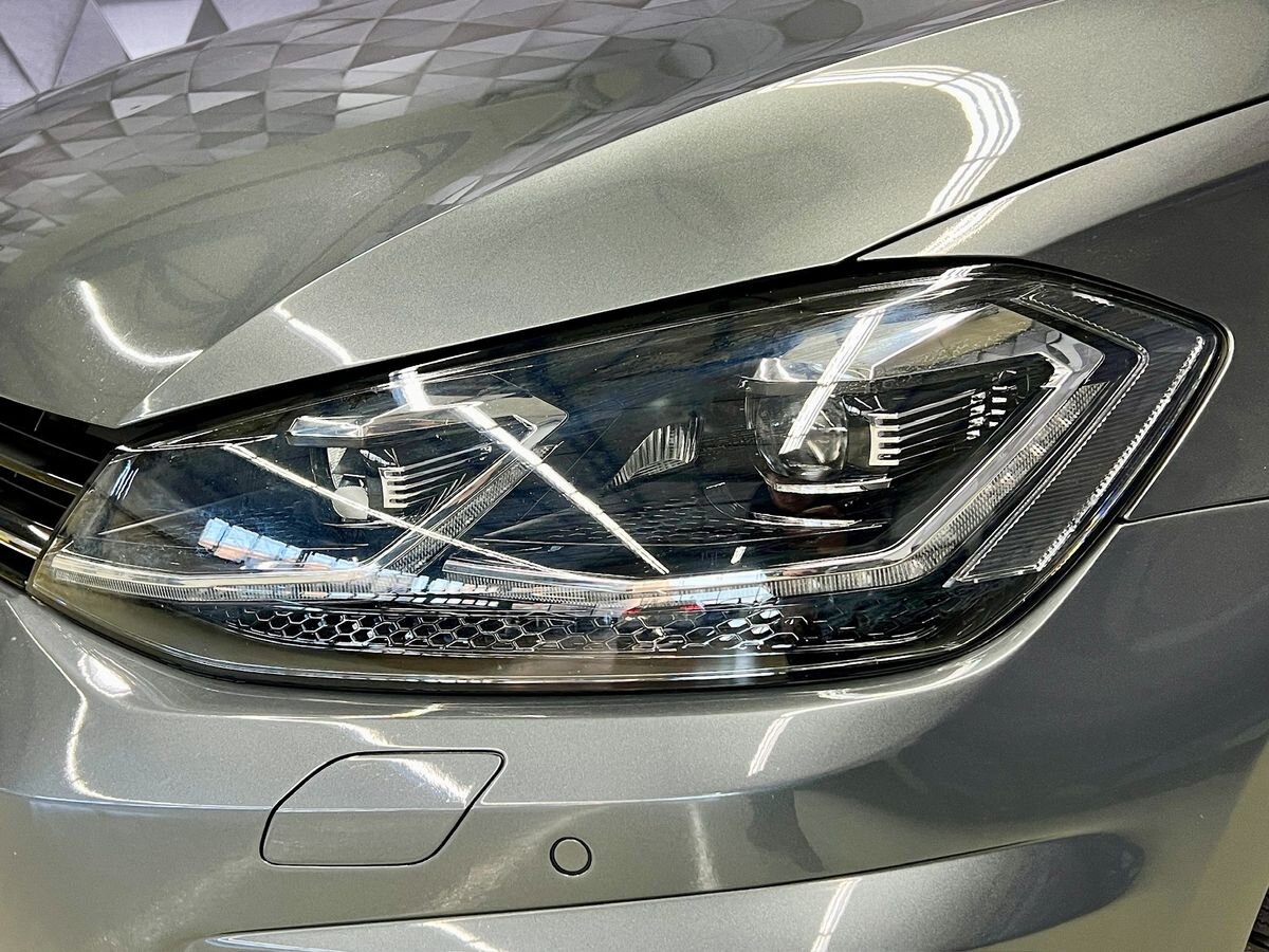 Volkswagen Golf Kombi 2,0 l 221 kw