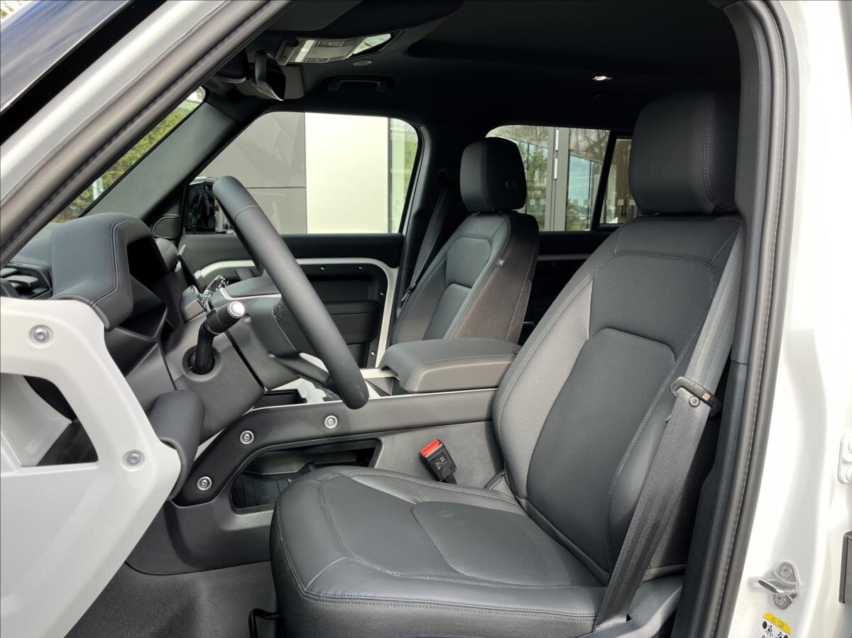 Land Rover Defender SUV / Terénní 3,0 l 147 kw