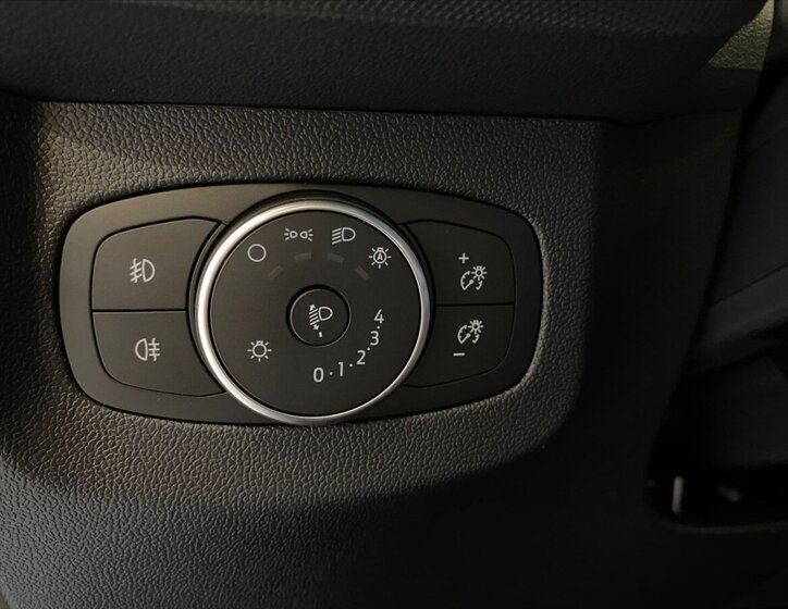 Ford Tourneo Courier MPV 0,0 100 kw