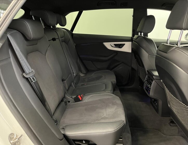 Audi Q8 SUV 3,0 l 210 kw