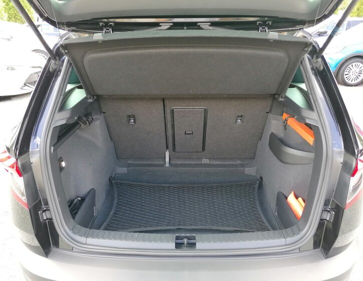 Škoda Karoq SUV 1,6 l 85 kw