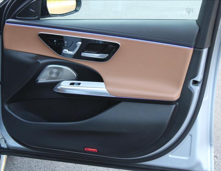 Mercedes-Benz Třídy E 32