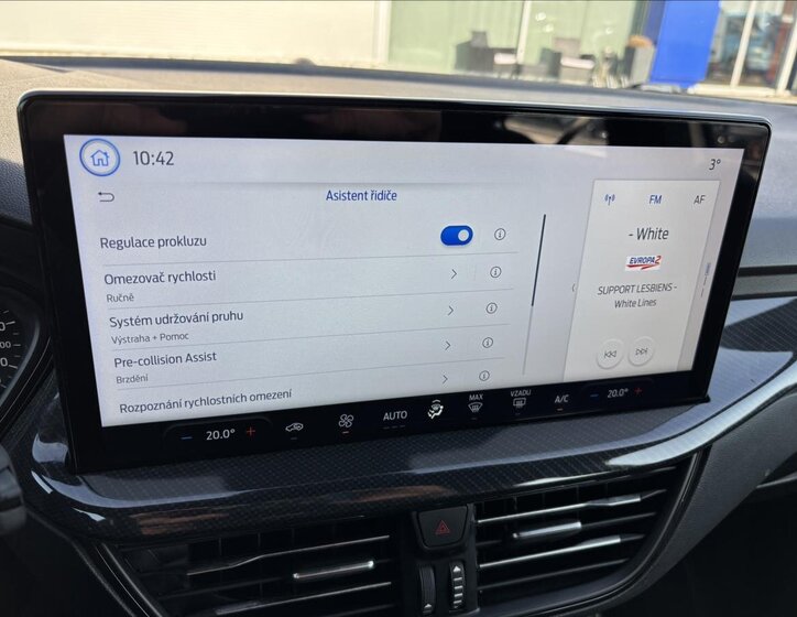 Ford Focus Kombi 999,0 92 kw