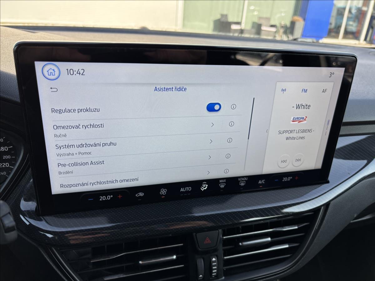 Ford Focus Kombi 999,0 92 kw