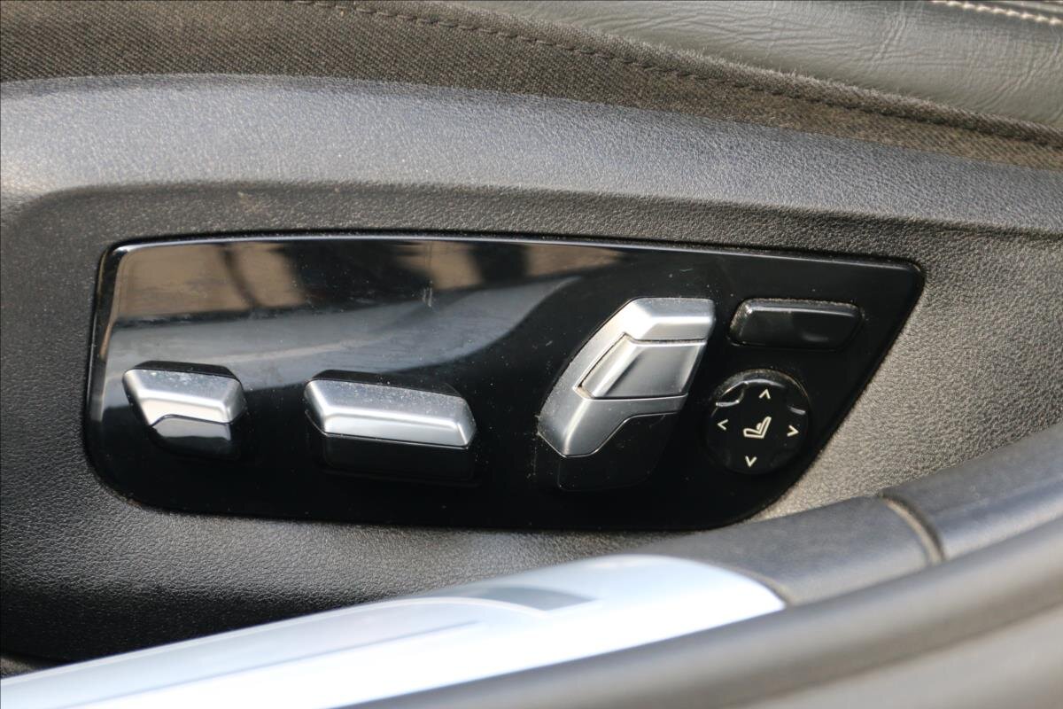 BMW Řada 7 Sedan / Limuzína 3,0 l 294 kw