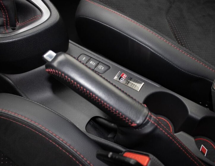 Toyota Yaris Hatchback 1,6 l 192 kw