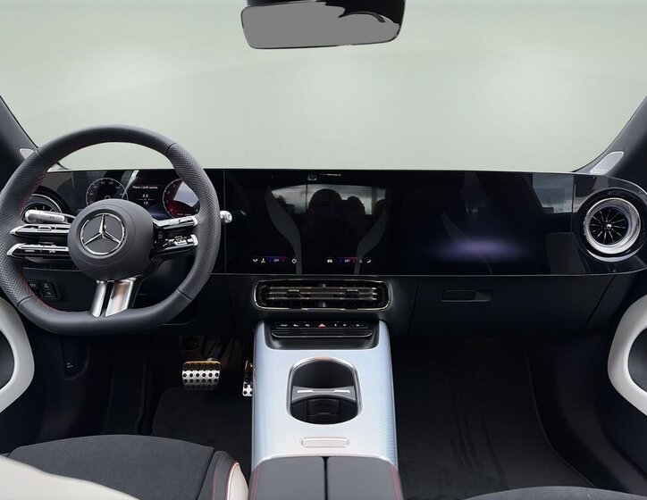 Mercedes-Benz CLA Sedan / Limuzína 1,3 l 120 kw