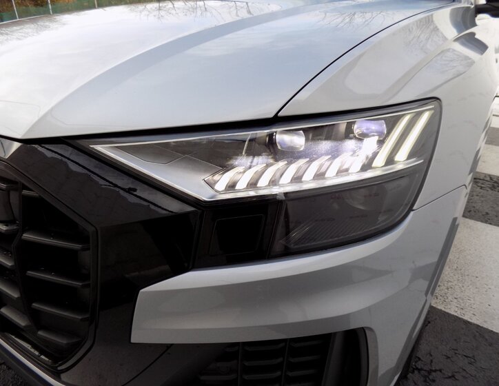 Audi Q8 44