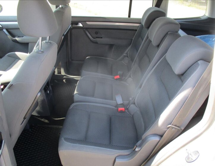 Volkswagen Touran Kombi 1,2 l 77 kw