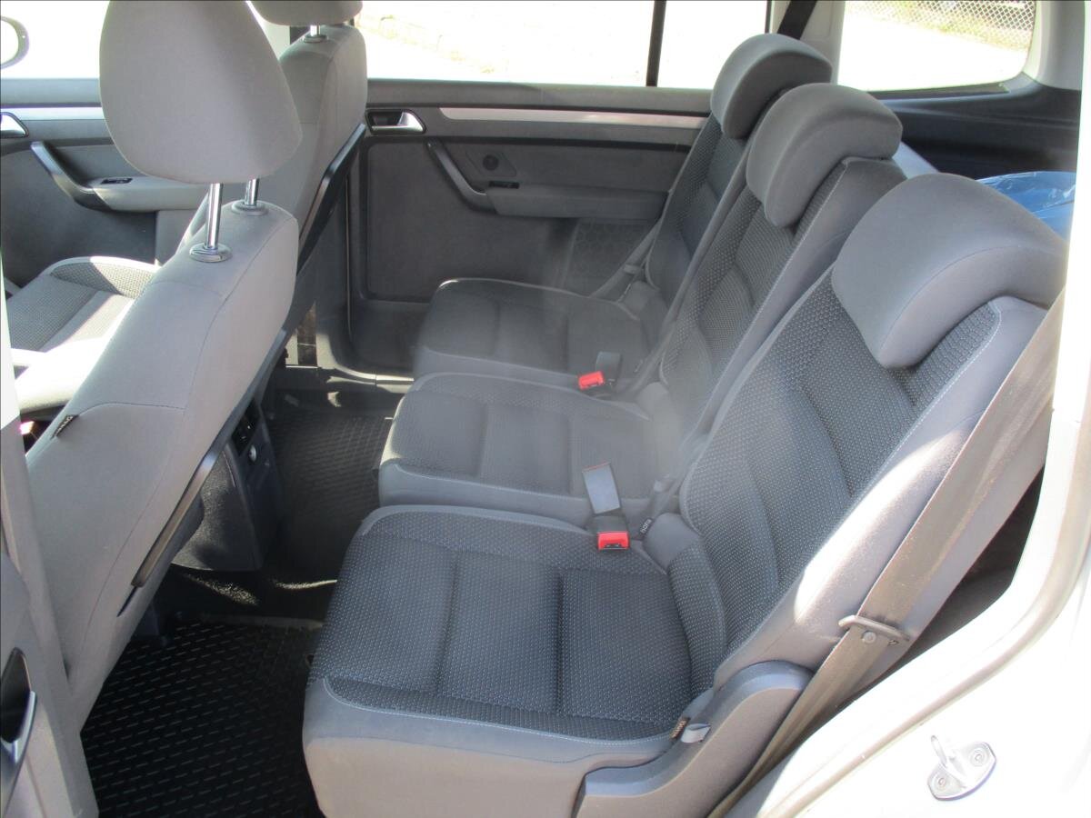 Volkswagen Touran Kombi 1,2 l 77 kw