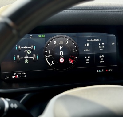 Land Rover Defender 32