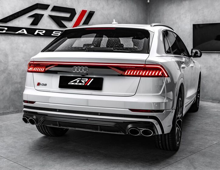 Audi SQ8 6