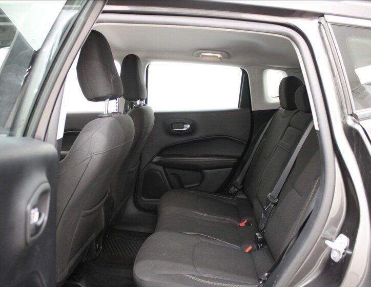 Jeep Compass SUV / Terénní 1,6 l 88 kw