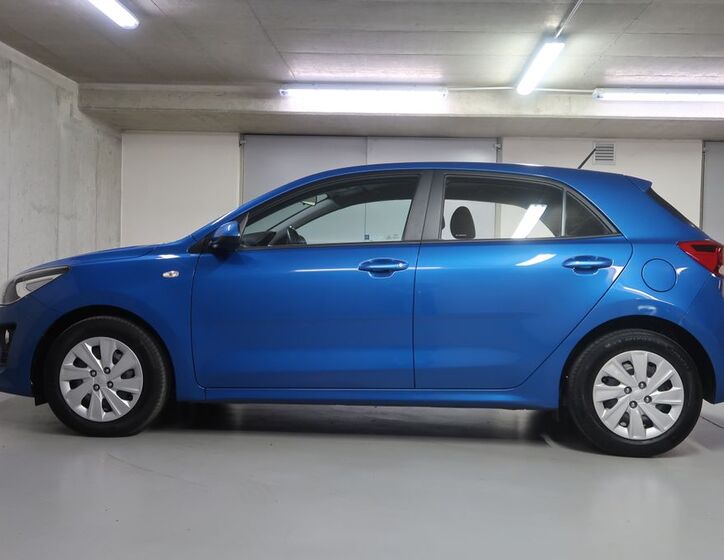KIA Rio 8