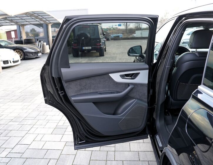Audi Q7 19