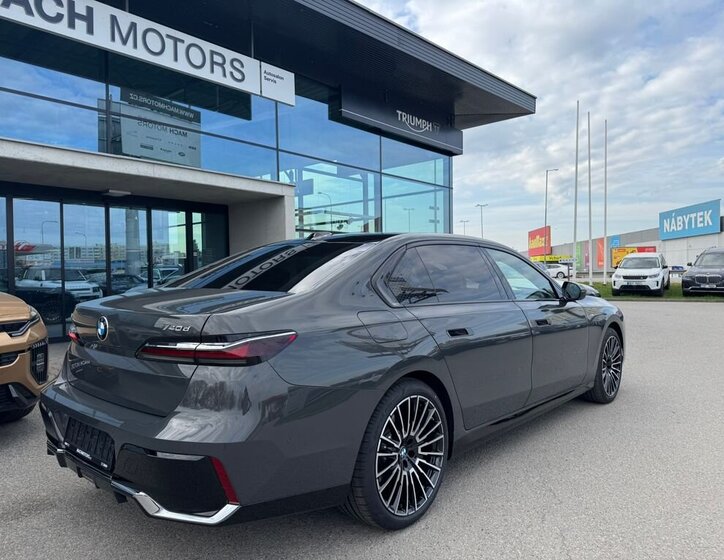 BMW Řada 7 Sedan / Limuzína 3,0 l 210 kw