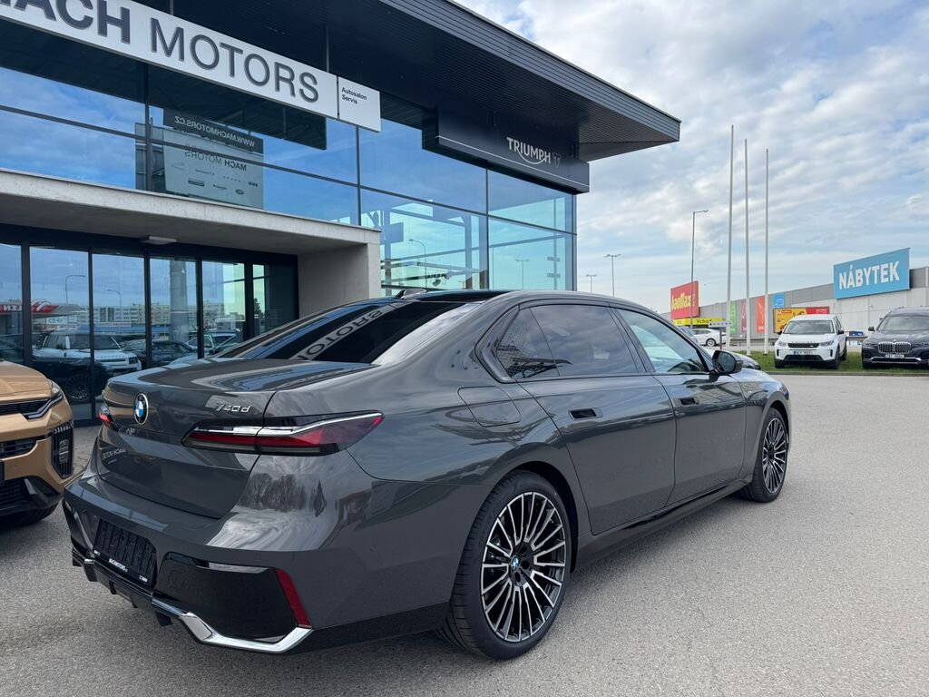 BMW Řada 7 Sedan / Limuzína 3,0 l 210 kw