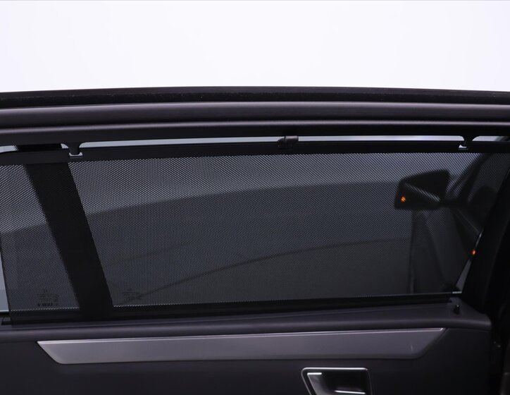 Mercedes-Benz Třídy E 33