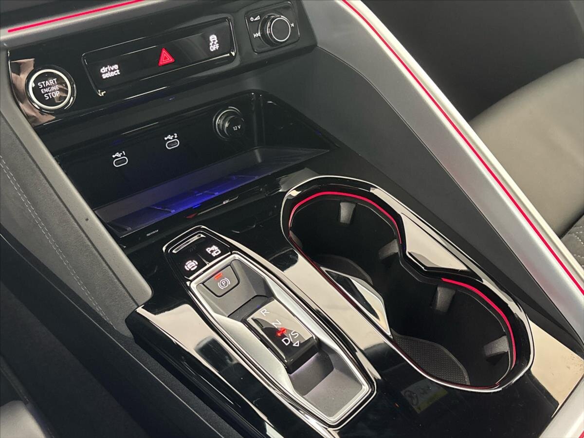 Audi Q5 SUV / Terénní 2,0 l 150 kw