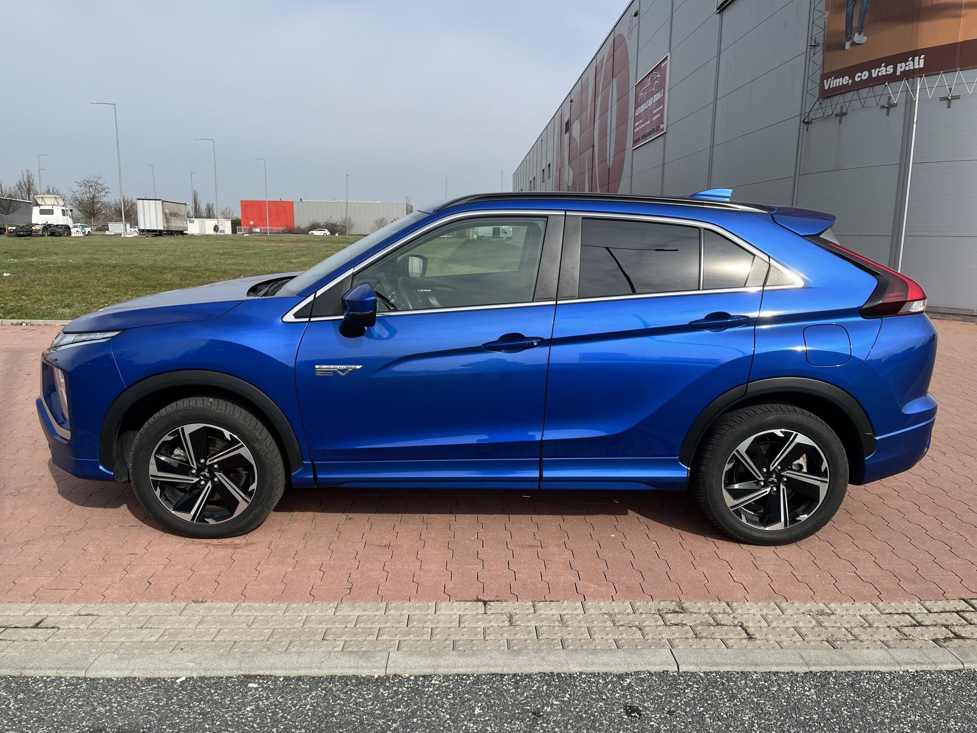 Mitsubishi Eclipse Cross SUV / Terénní 2,4 l 72 kw