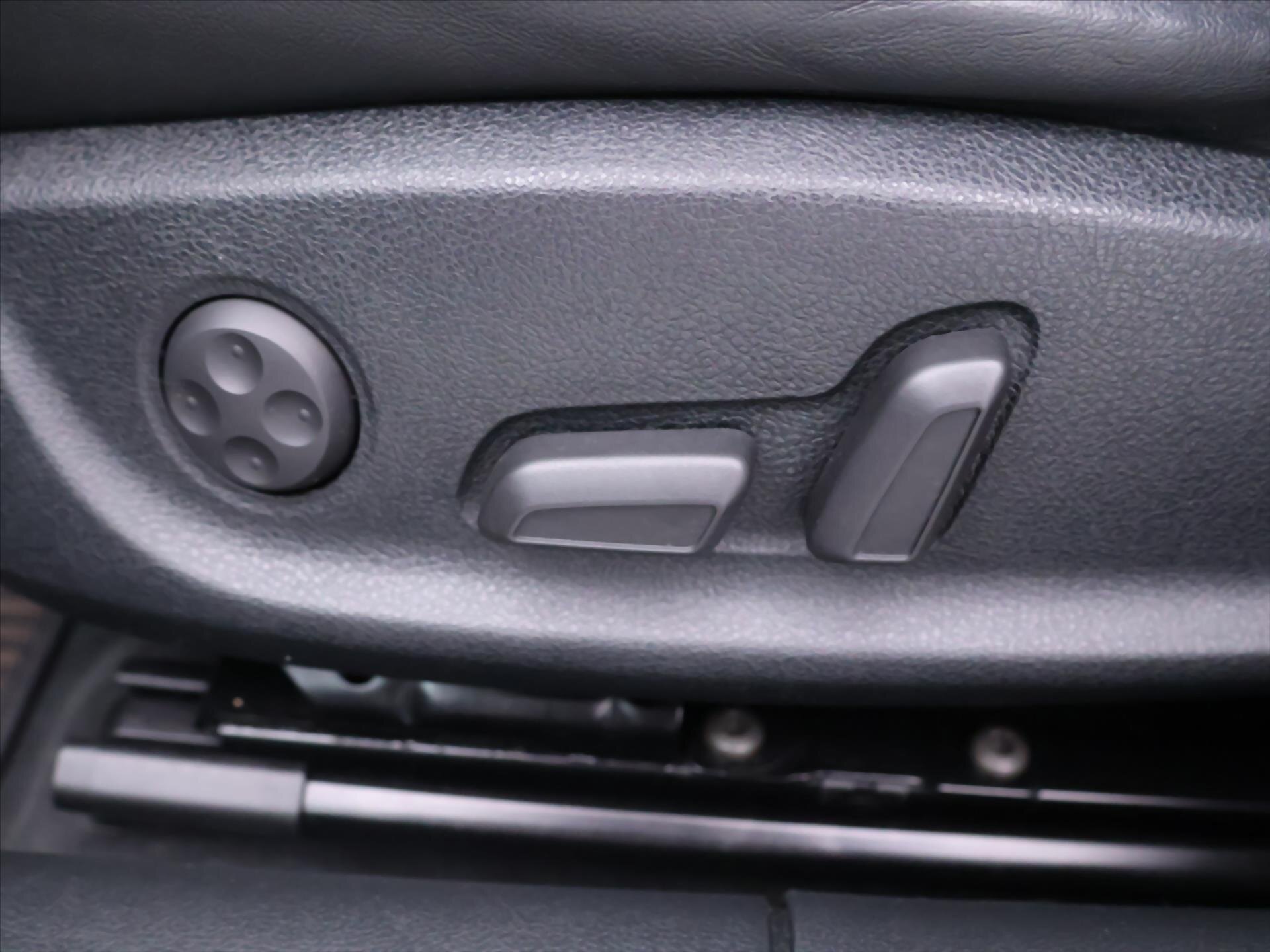 Audi A6 Allroad Kombi 3,0 l 180 kw