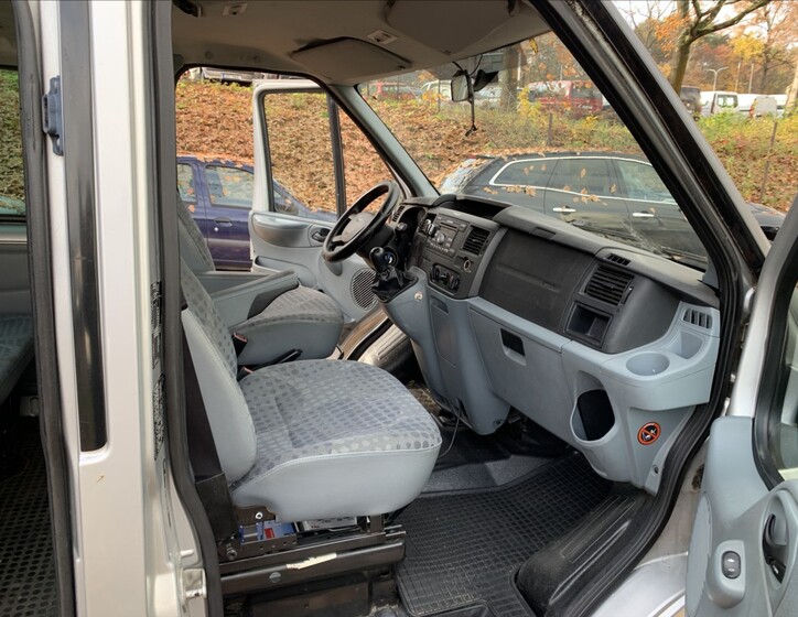 Ford Transit 12