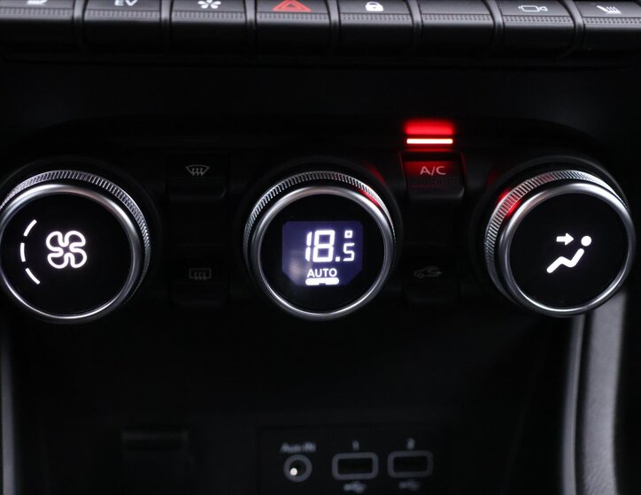 Renault Captur SUV / Terénní 1,6 l 68 kw