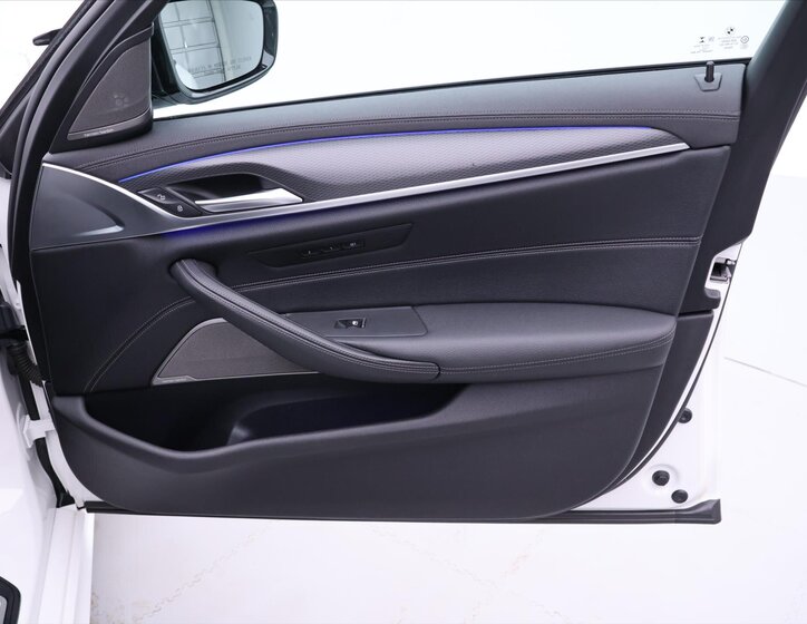 BMW Řada 5 Sedan 4,4 l 390 kw