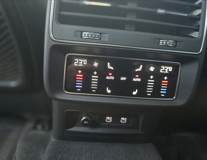 Audi Q8 Hatchback 3,0 l 210 kw