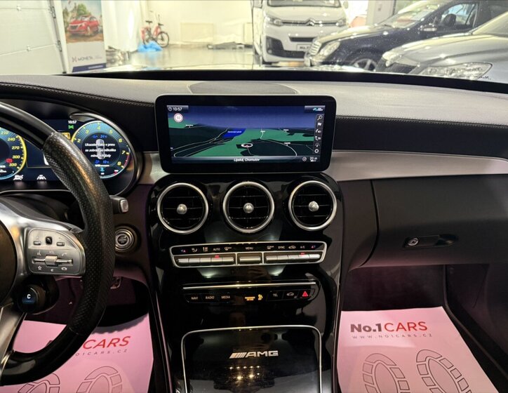 Mercedes-Benz Třídy C Sedan 4,0 l 375 kw