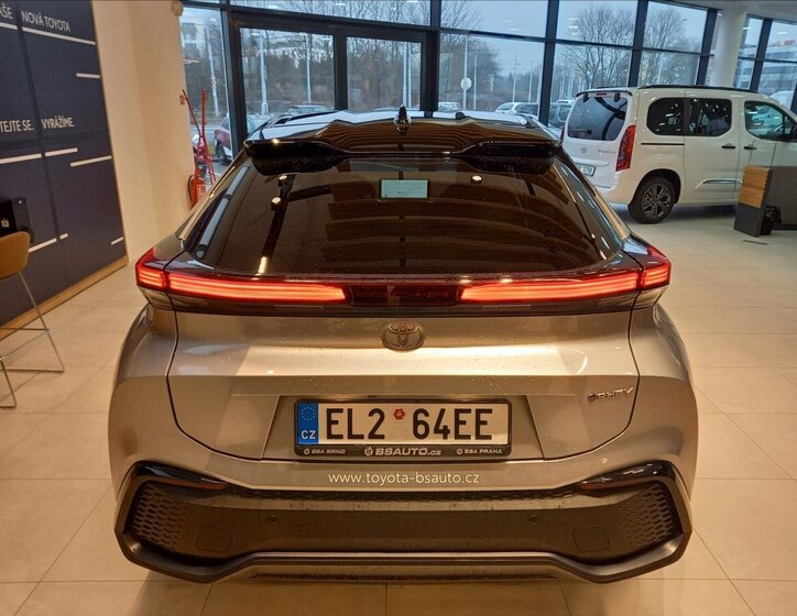 Toyota C-HR Hatchback 2,0 l 112 kw