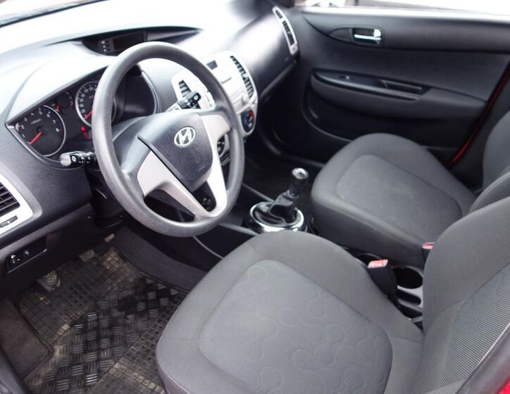 Hyundai i20 9