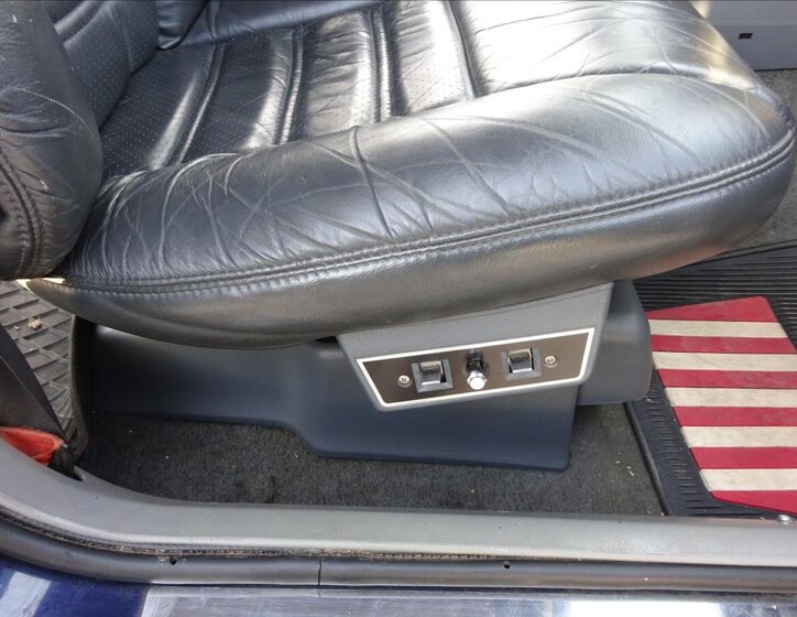 Jeep Cherokee SUV 4,0 l 136 kw