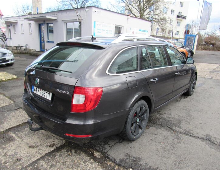 Škoda Superb Kombi 1,9 l 77 kw