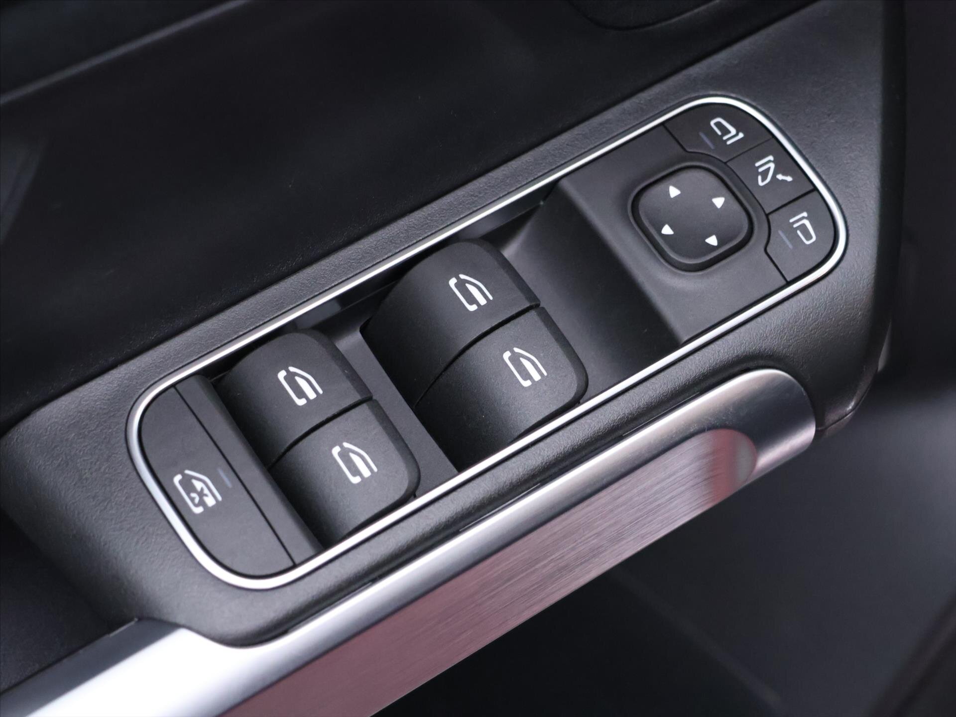 Mercedes-Benz GLB SUV / Terénní 2,0 l 110 kw