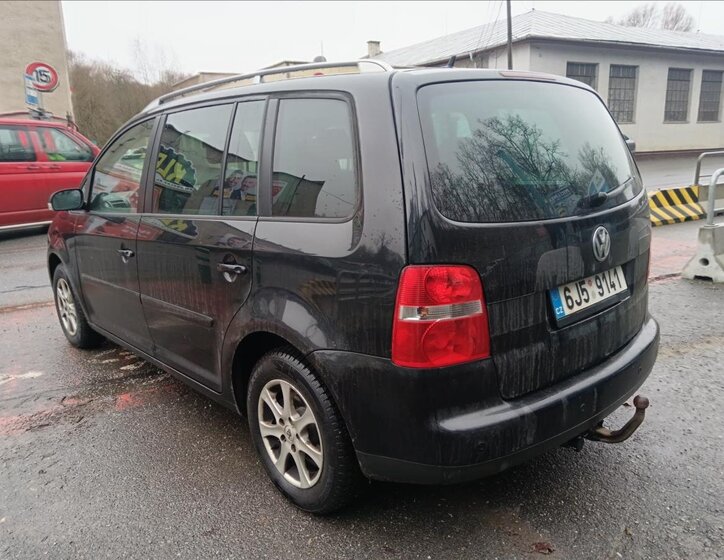 Volkswagen Touran 9