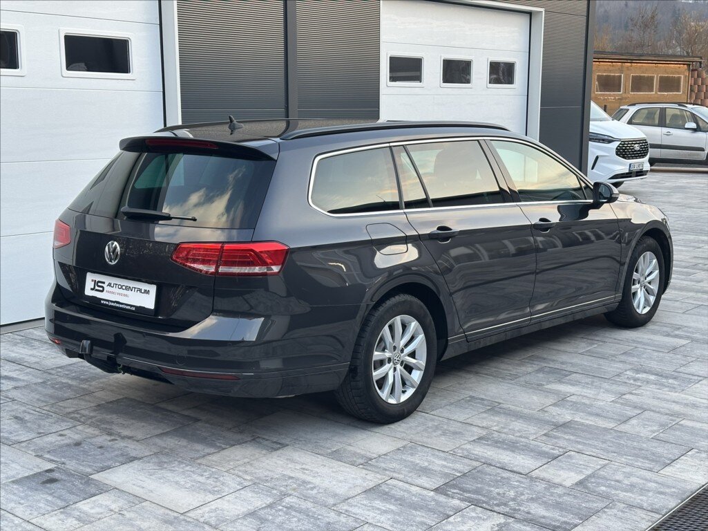 Volkswagen Passat Kombi 1,4 l 110 kw