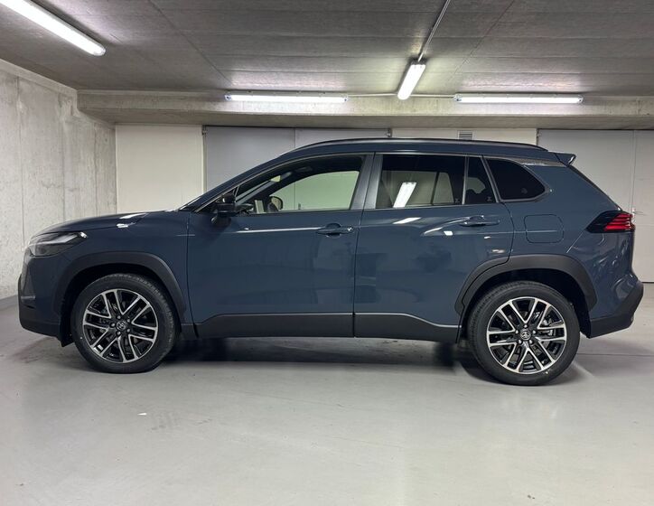 Toyota Corolla Cross 8