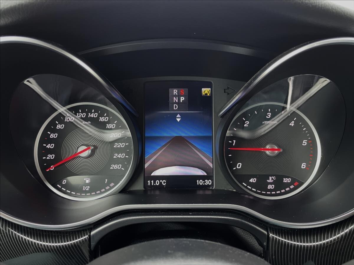 Mercedes-Benz Třídy V MPV 2,0 l 174 kw