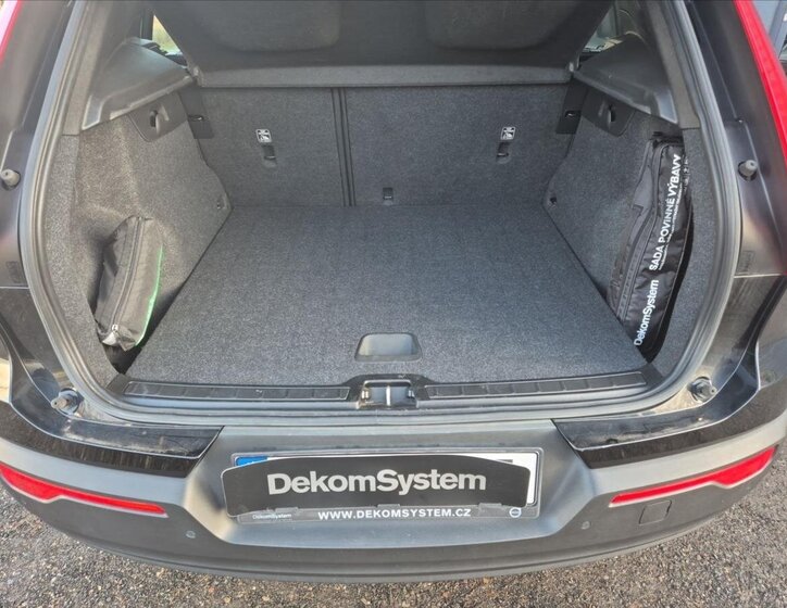 Volvo XC40 SUV 1,5 l 120 kw