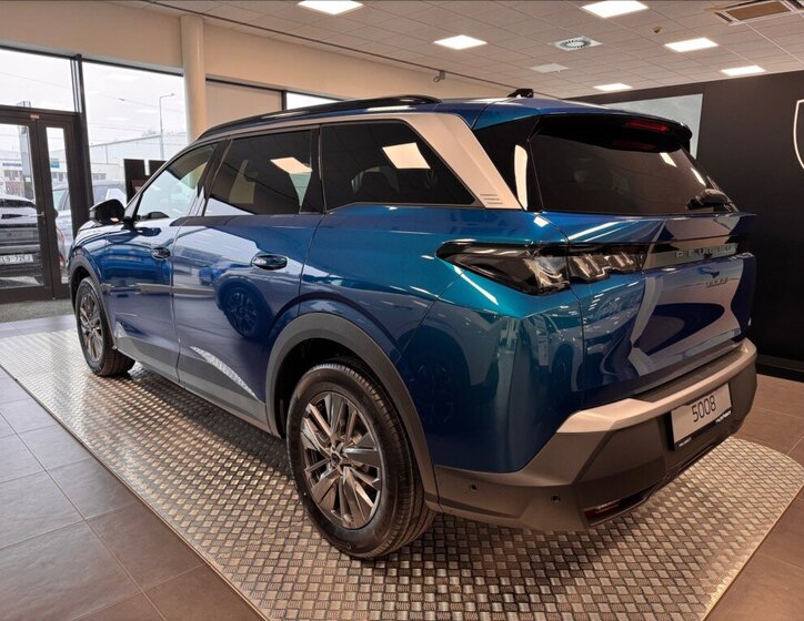Peugeot 5008 SUV 1,2 l 107 kw
