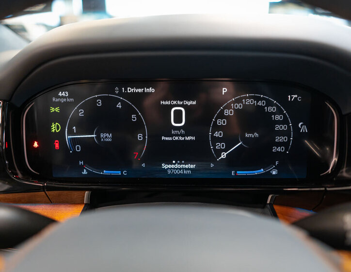 Jeep Grand Wagoneer SUV 6,4 l 351 kw