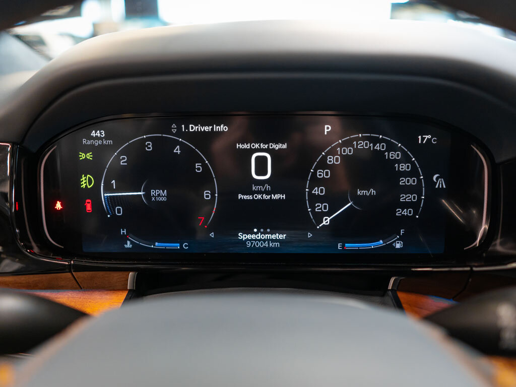 Jeep Grand Wagoneer SUV 6,4 l 351 kw