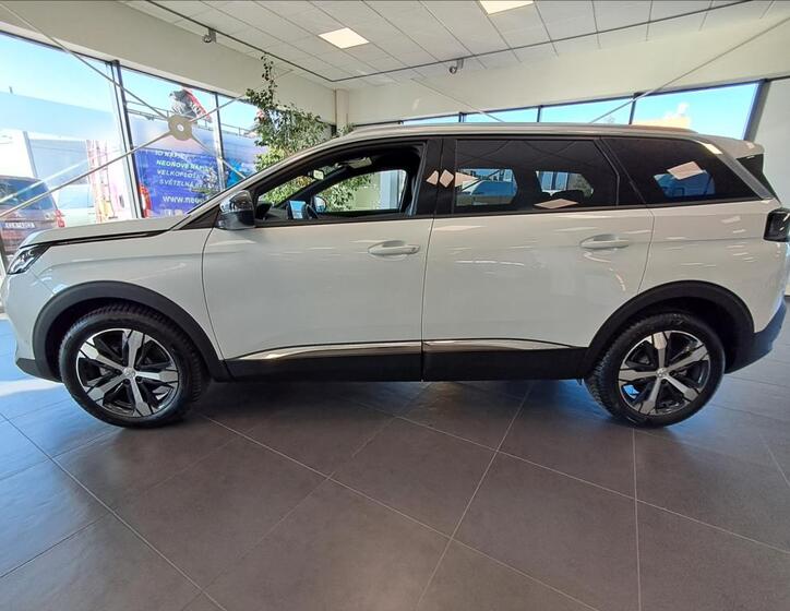 Peugeot 5008 2