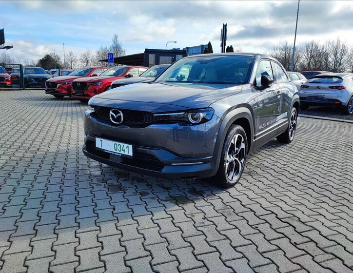 Mazda MX-30 SUV / Terénní 830,0 125 kw