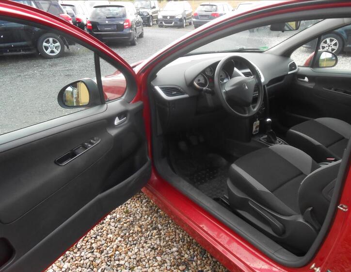Peugeot 207 11