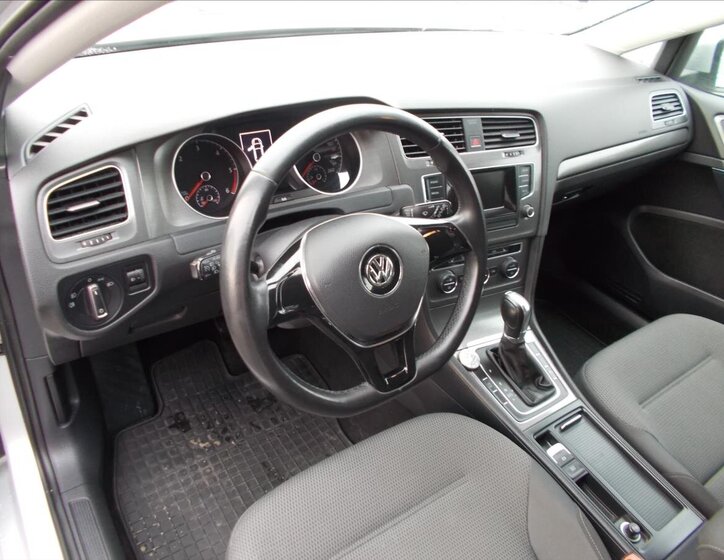 Volkswagen Golf Hatchback 1,6 l 77 kw