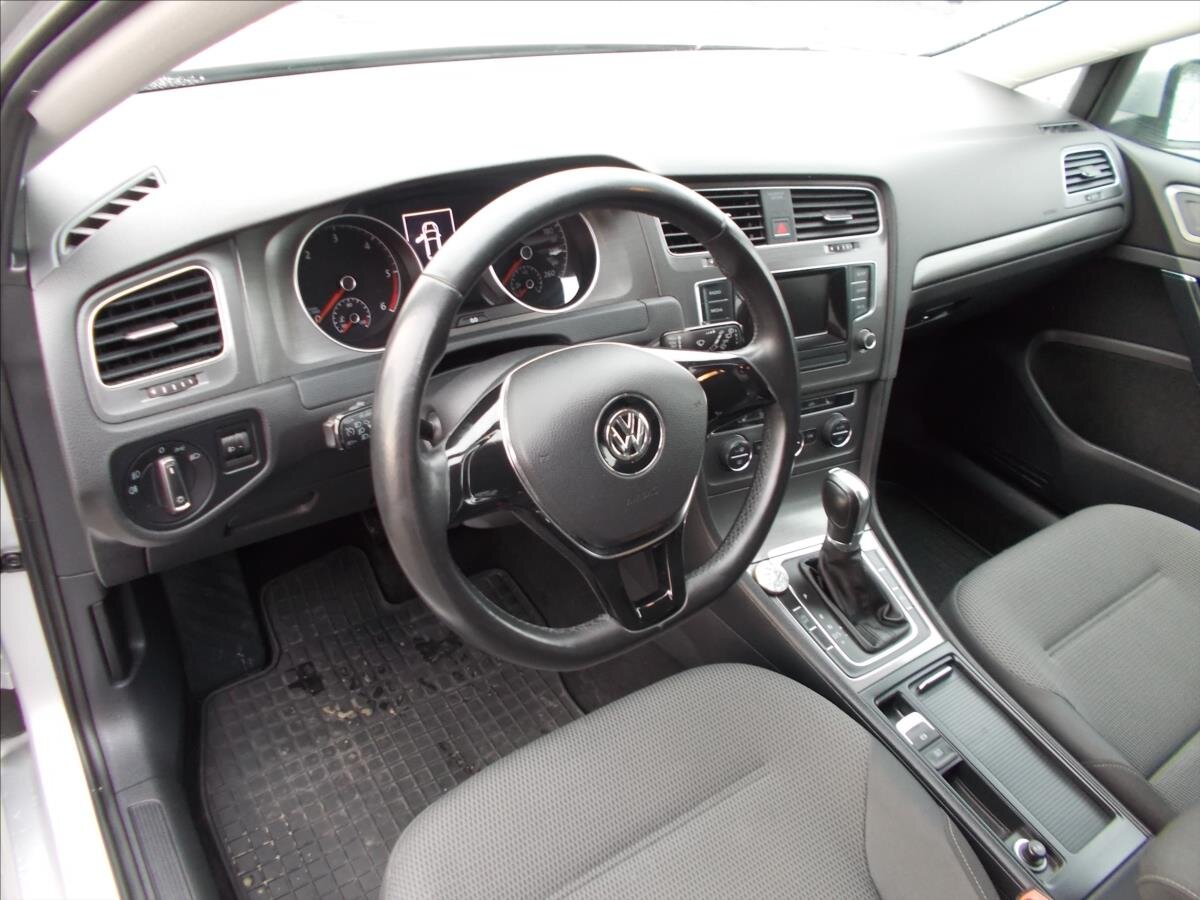 Volkswagen Golf Hatchback 1,6 l 77 kw