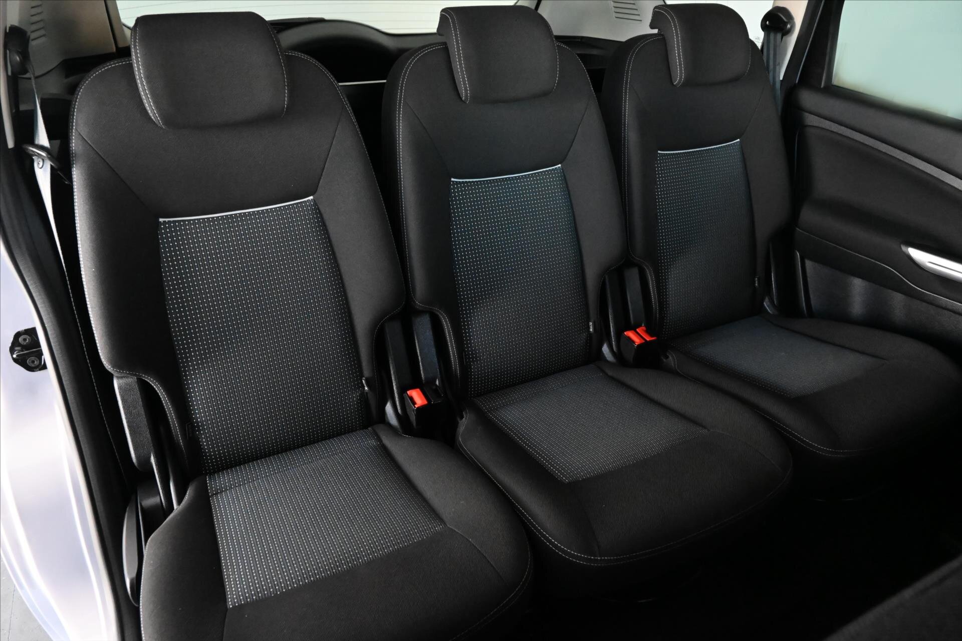 Ford S-MAX MPV 2,0 l 100 kw