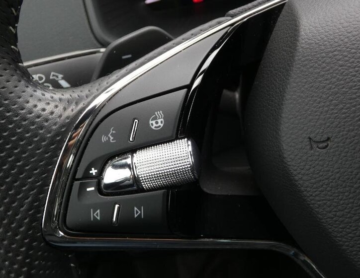 Škoda Karoq SUV / Terénní 1,5 l 110 kw